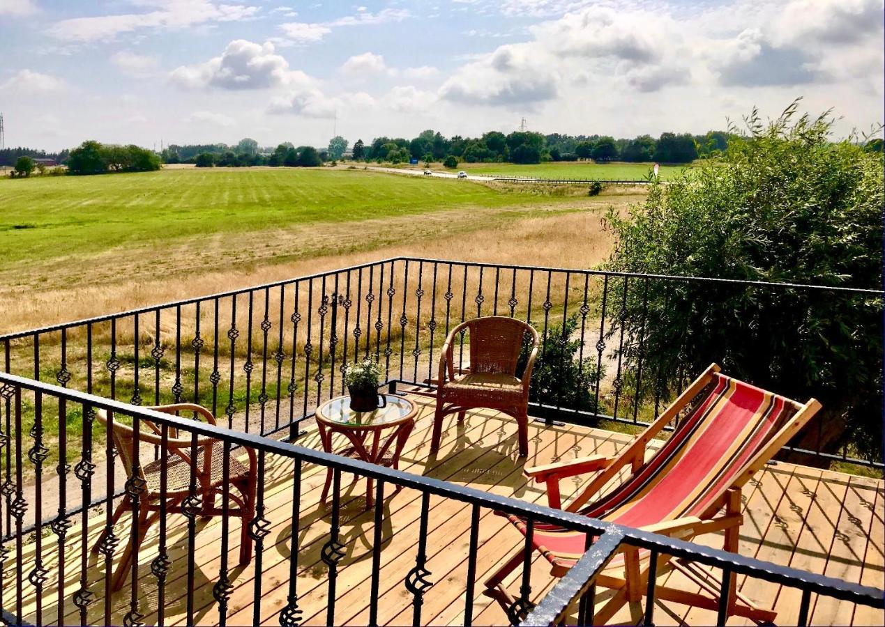 Tryde 1303 B&B Pa Oesterlen Tomelilla Buitenkant foto