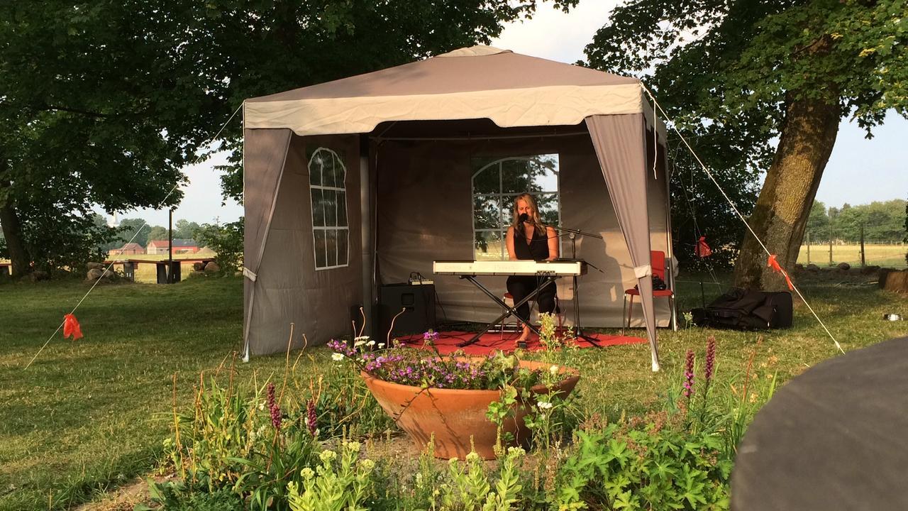 Tryde 1303 B&B Pa Oesterlen Tomelilla Buitenkant foto